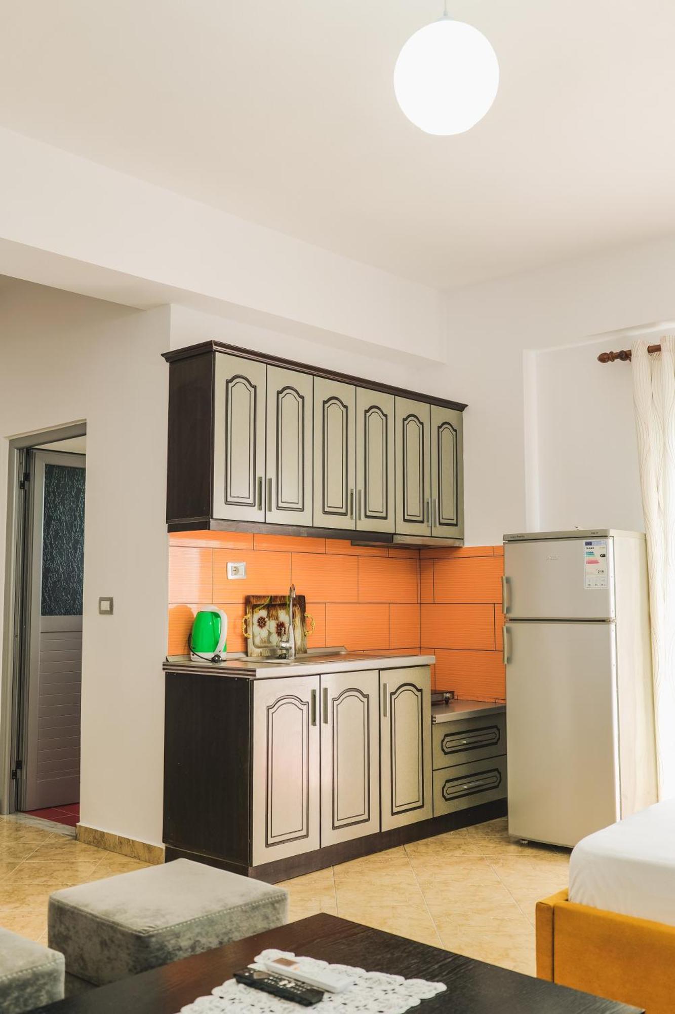 Hotel Renato Ксамил Екстериор снимка