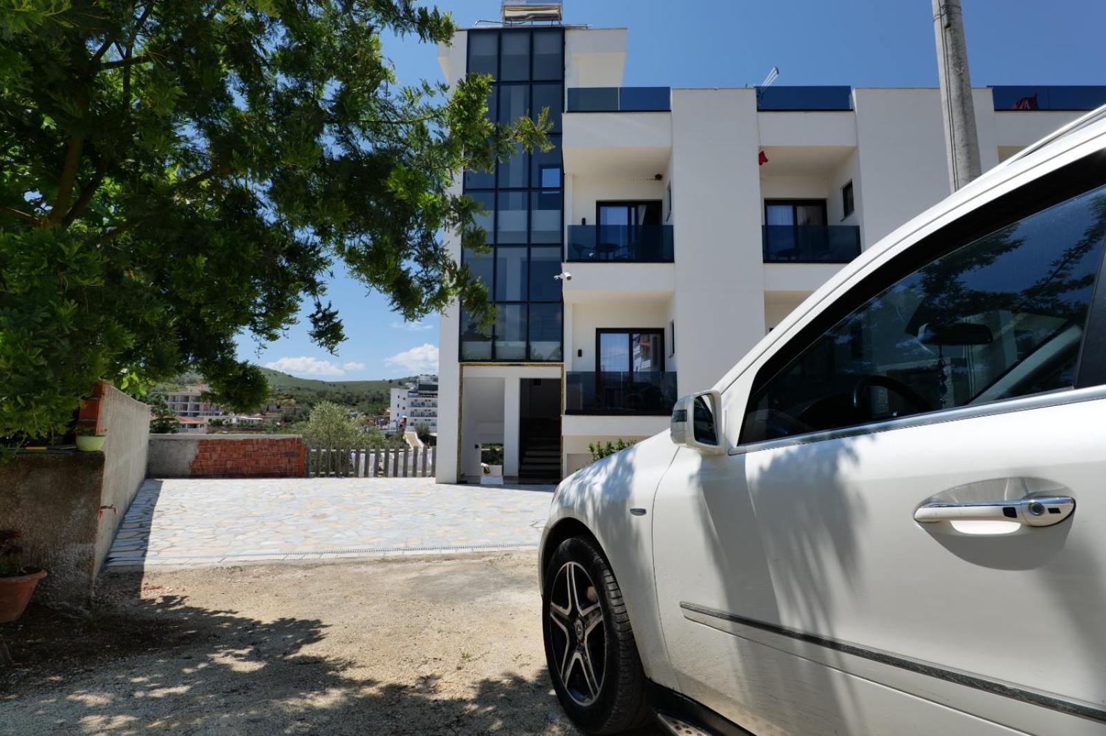 Hotel Renato Ксамил Екстериор снимка