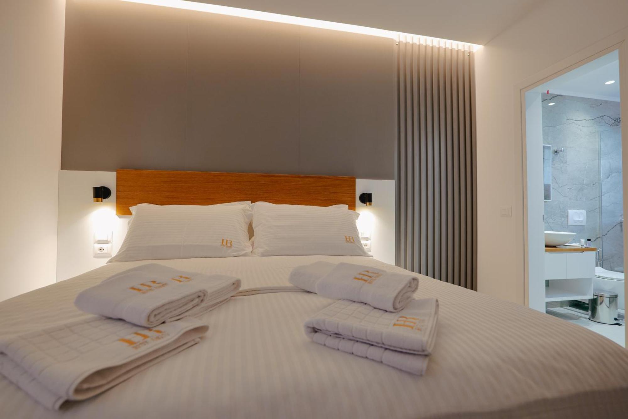 Hotel Renato Ксамил Екстериор снимка